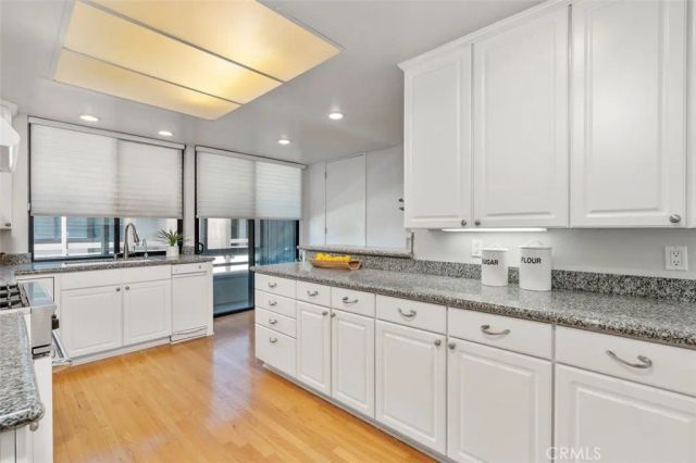 885 S Orange Grove 2, Pasadena, CA 91105