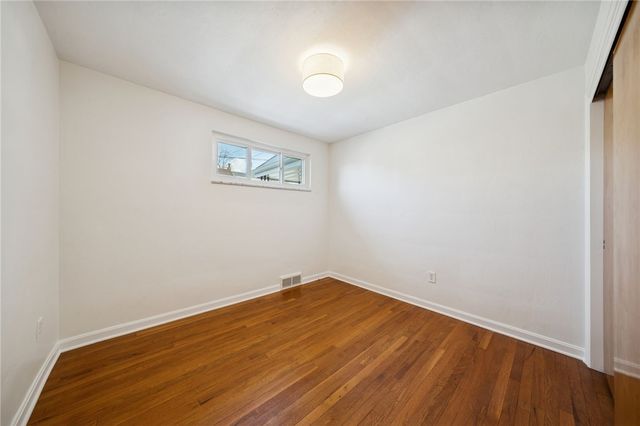 92 Claireview Dr, Scott Twp, PA 15106