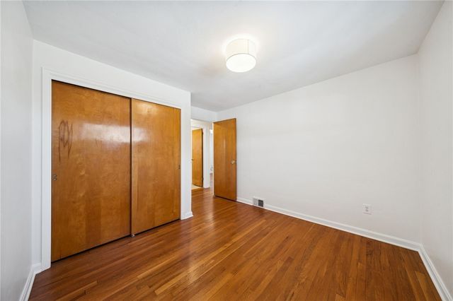 92 Claireview Dr, Scott Twp, PA 15106