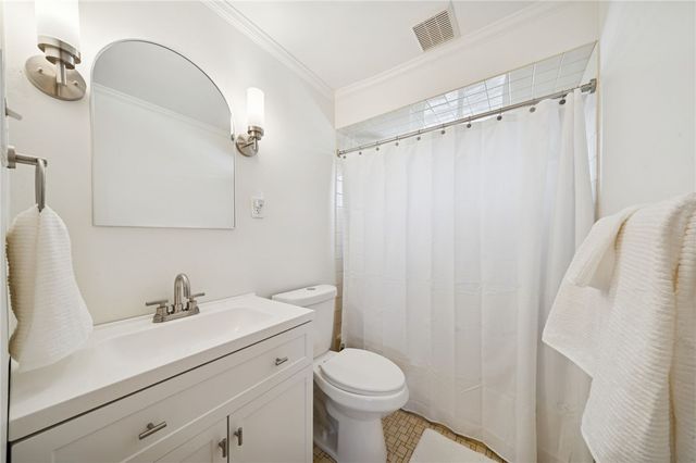 92 Claireview Dr, Scott Twp, PA 15106