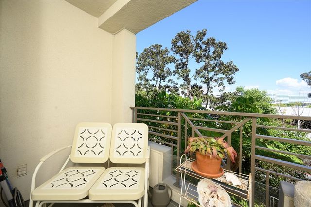 2243 Martin 211, Irvine, CA 92612