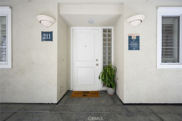 2243 Martin 211, Irvine, CA 92612