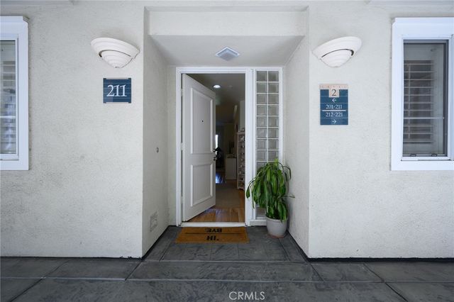 2243 Martin 211, Irvine, CA 92612