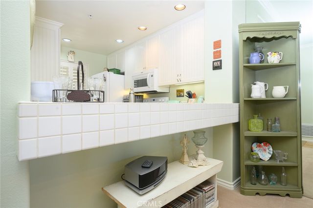 2243 Martin 211, Irvine, CA 92612