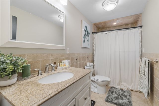 240 Grove St, Randolph, MA 02368