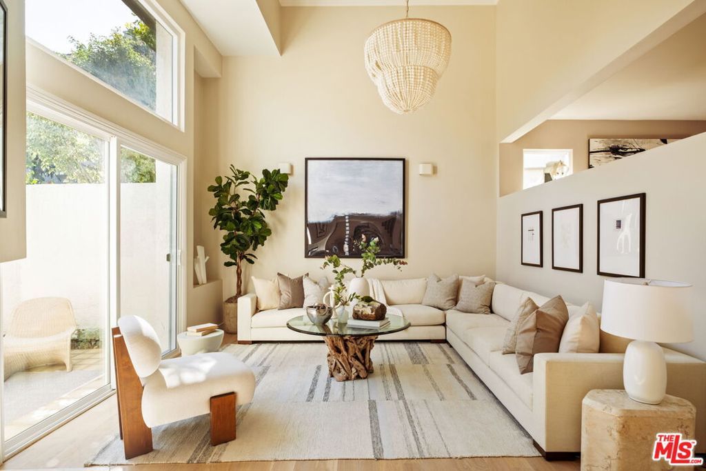 130 Marguerita Avenue 13, Santa Monica, CA 90402