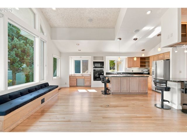 2701 Nw LACAMAS Dr, Camas, WA 98607