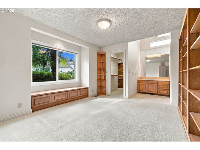 2701 Nw LACAMAS Dr, Camas, WA 98607