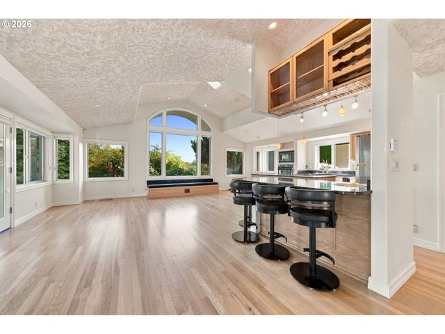 2701 Nw LACAMAS Dr, Camas, WA 98607