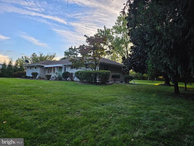 247 ROBBINSVILLE EDINBURG RD, Princeton Junction, NJ 08550