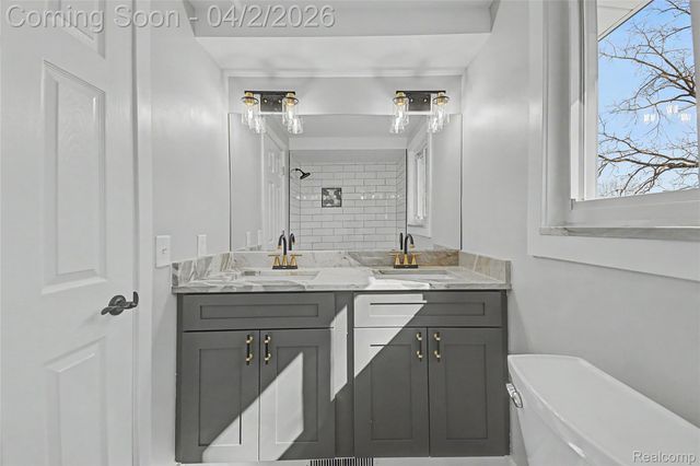 22640 Cedar Court, Hazel Park, MI 48030