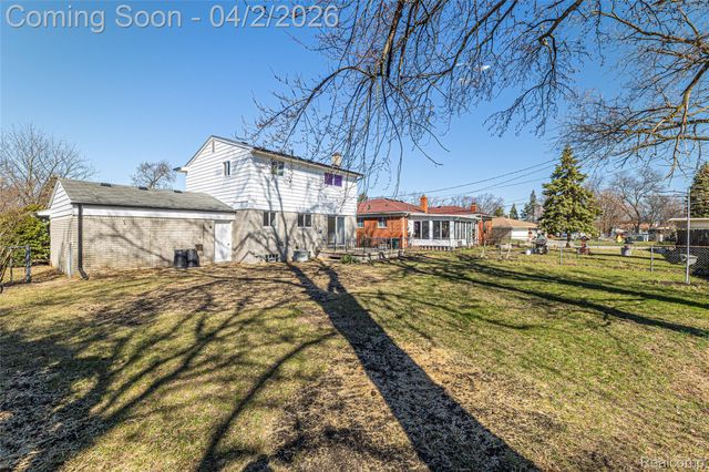 22640 Cedar Court, Hazel Park, MI 48030