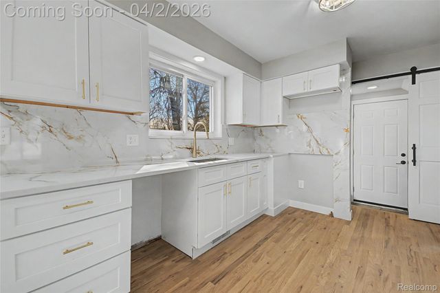 22640 Cedar Court, Hazel Park, MI 48030