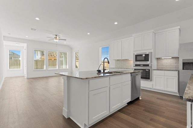 4122 Hidden Autumn Lane, League City, TX 77573