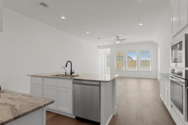 4122 Hidden Autumn Lane, League City, TX 77573