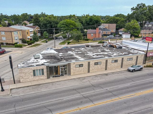 8057 N Milwaukee Avenue, Niles, IL 60714