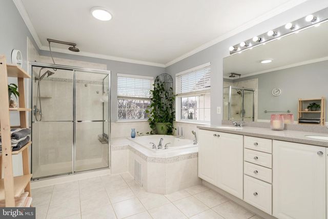 47 CAYUGA RD, Bordentown, NJ 08505