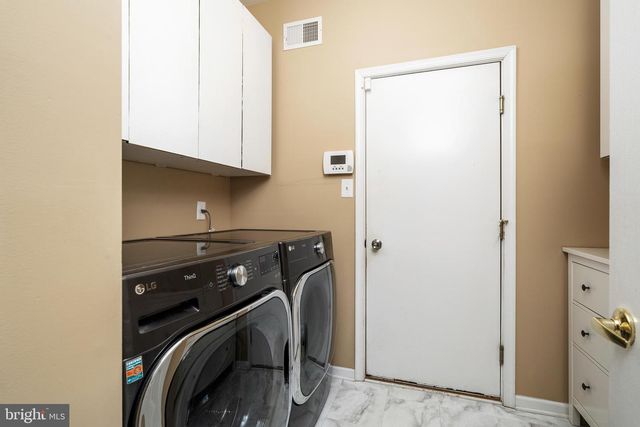 47 CAYUGA RD, Bordentown, NJ 08505