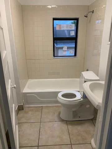 711 Palm Beach Lakes Boulevard, West Palm Beach, FL 33401