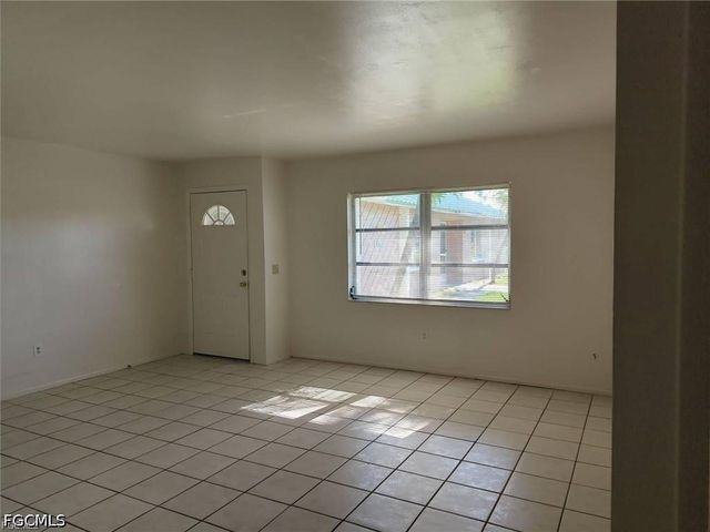 107 SW 16th TER A, Cape Coral, FL 33991