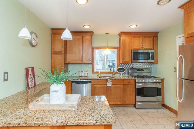 6 Sunnie Terrace, West Caldwell, NJ 07006