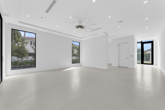 913 Denery Lane, Delray Beach, FL 33483