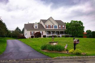 10 Links Ct, Sparta Twp., NJ 07871