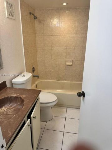 3361 NW 47th Ter 134, Lauderdale Lakes, FL 33319