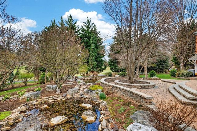 5 TRACE DR, Staunton, VA 24401