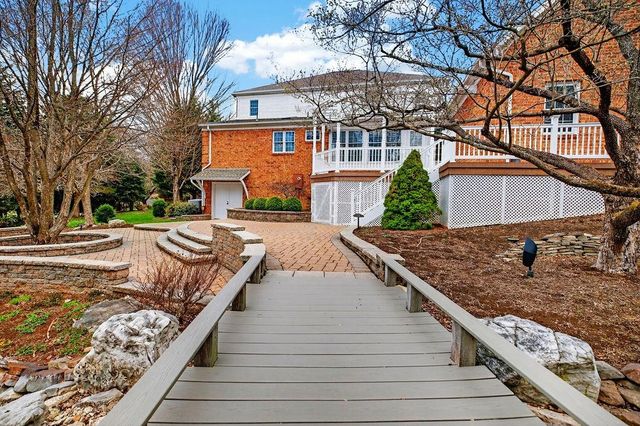 5 TRACE DR, Staunton, VA 24401