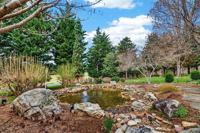 5 TRACE DR, Staunton, VA 24401