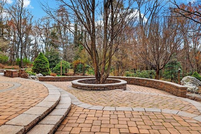 5 TRACE DR, Staunton, VA 24401