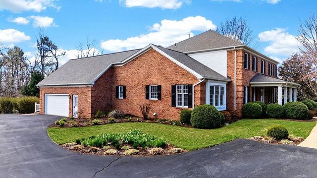 5 TRACE DR, Staunton, VA 24401