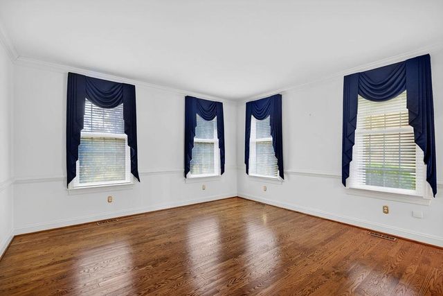 5 TRACE DR, Staunton, VA 24401