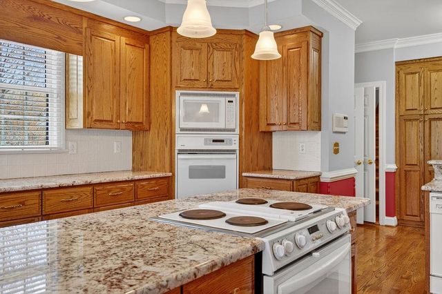 5 TRACE DR, Staunton, VA 24401