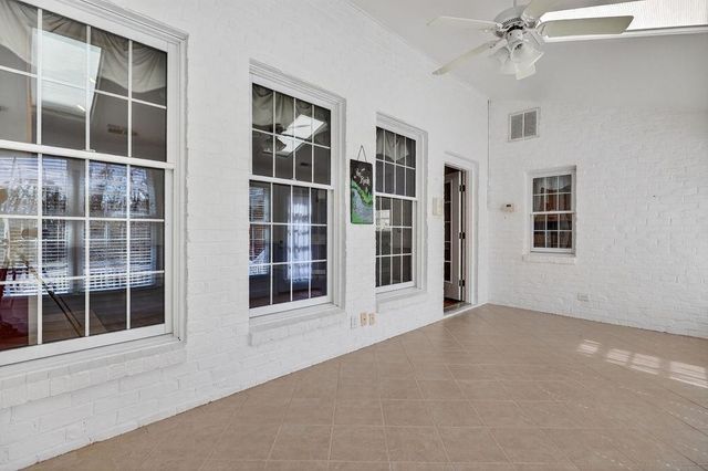 5 TRACE DR, Staunton, VA 24401