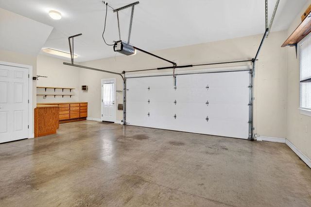 5 TRACE DR, Staunton, VA 24401