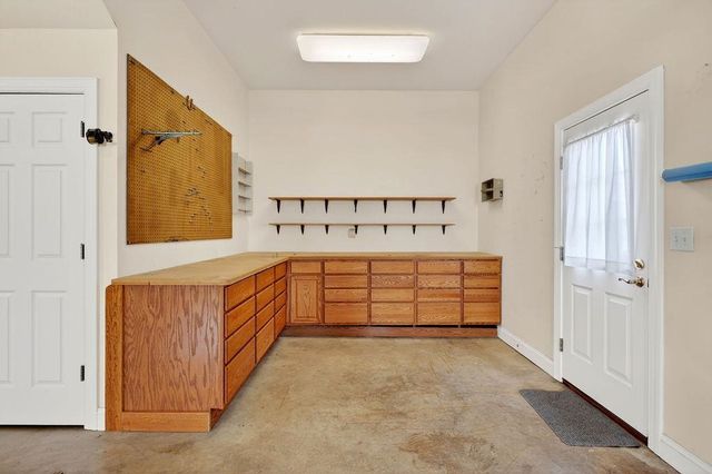 5 TRACE DR, Staunton, VA 24401