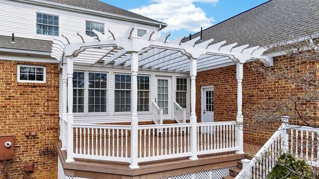 5 TRACE DR, Staunton, VA 24401