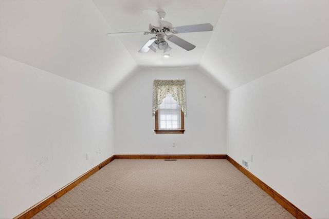 5 TRACE DR, Staunton, VA 24401