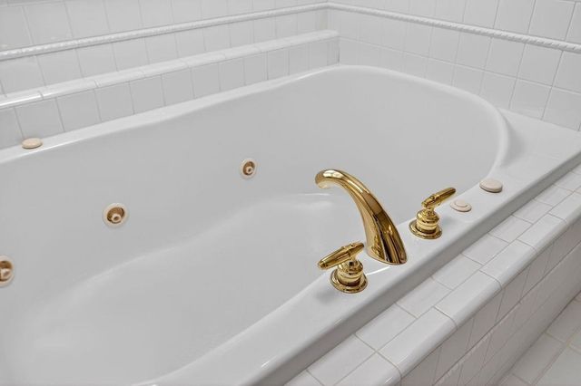 5 TRACE DR, Staunton, VA 24401