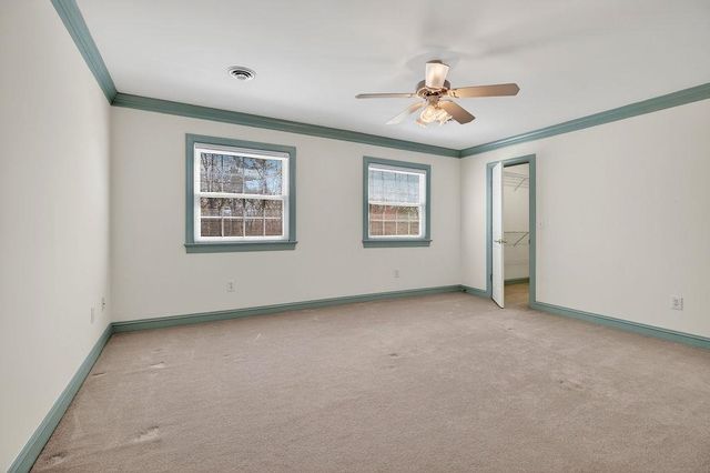 5 TRACE DR, Staunton, VA 24401