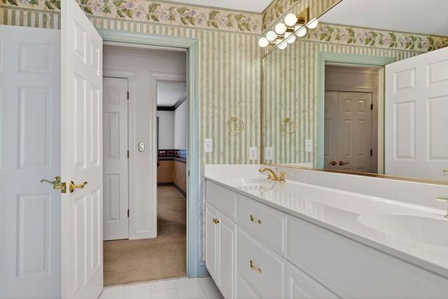 5 TRACE DR, Staunton, VA 24401