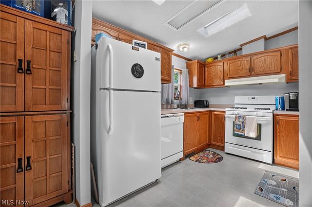 325 Britton Drive, Geneva, OH 44041