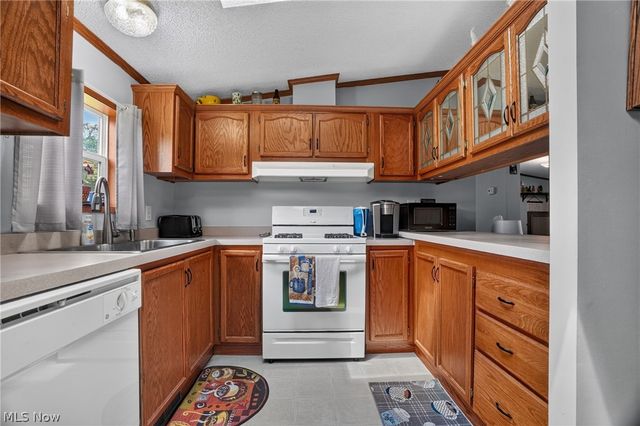 325 Britton Drive, Geneva, OH 44041