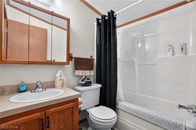325 Britton Drive, Geneva, OH 44041