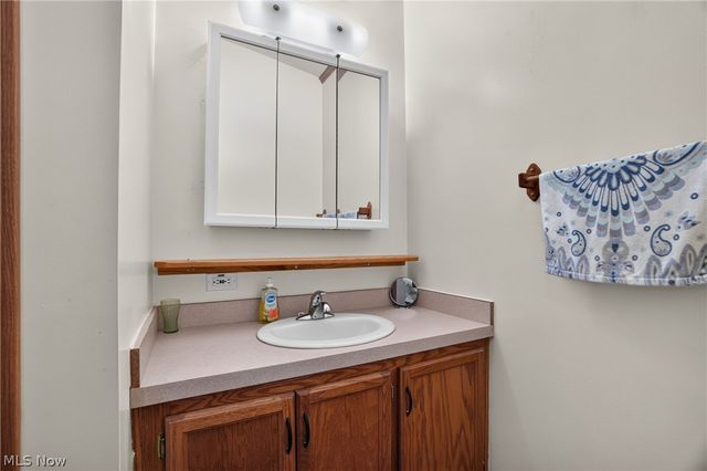 325 Britton Drive, Geneva, OH 44041