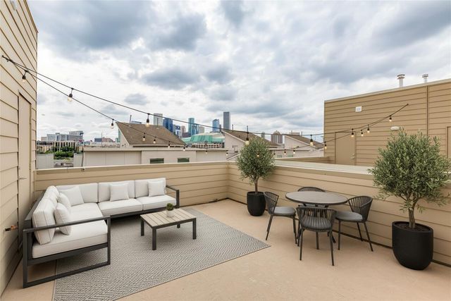 2345 Sperber Lane, Houston, TX 77003