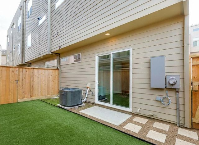 2345 Sperber Lane, Houston, TX 77003