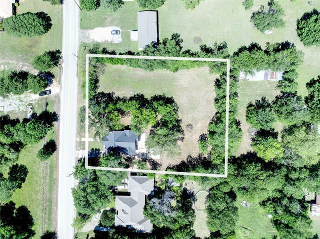 506 W San Saba Street, Wortham, TX 76693